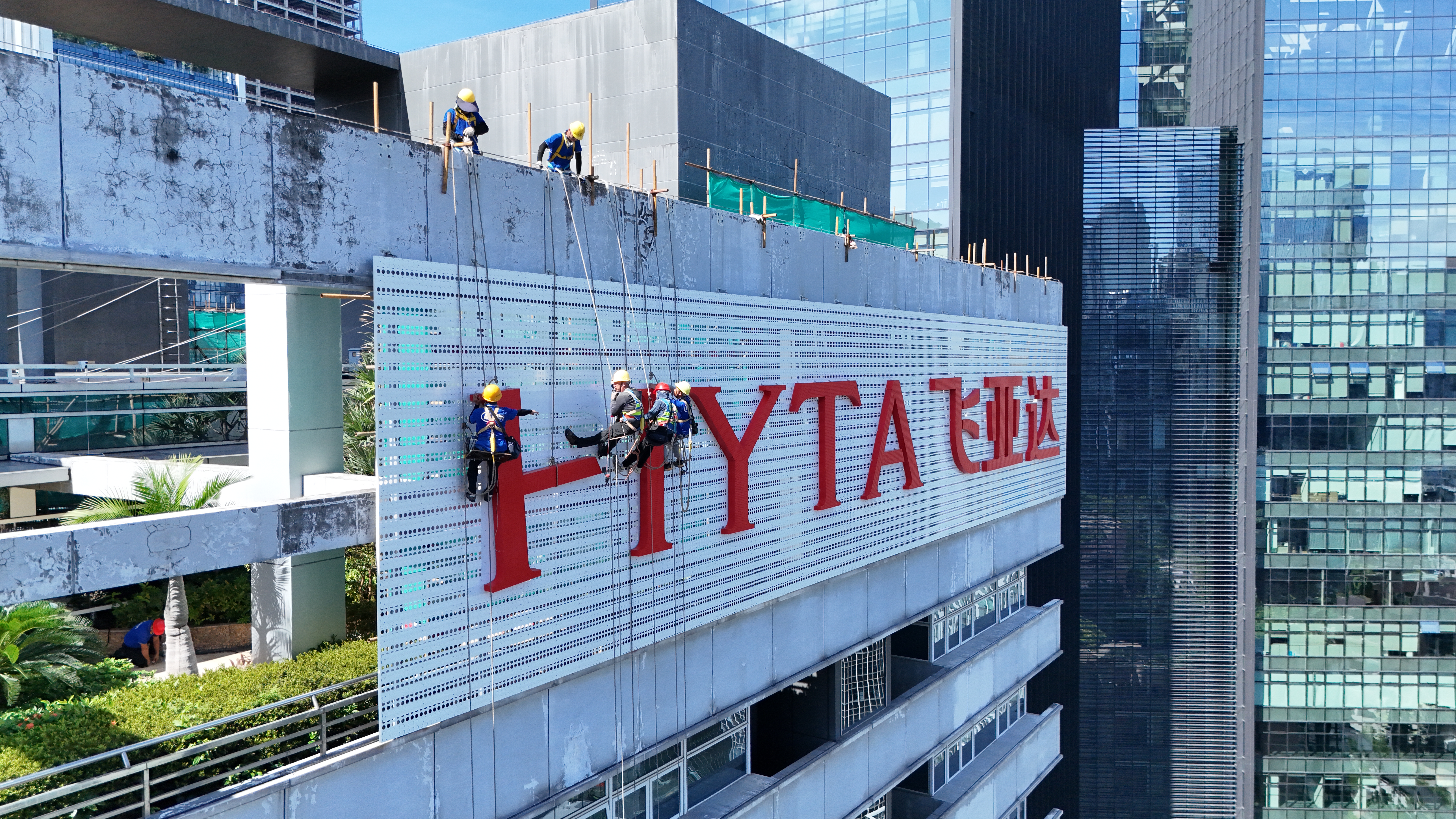 郑州写字楼户外幕墙发光字安装怎么报备？
